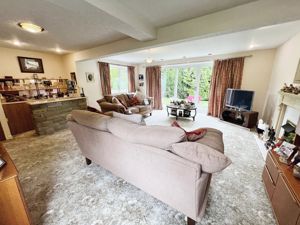 Lounge- click for photo gallery